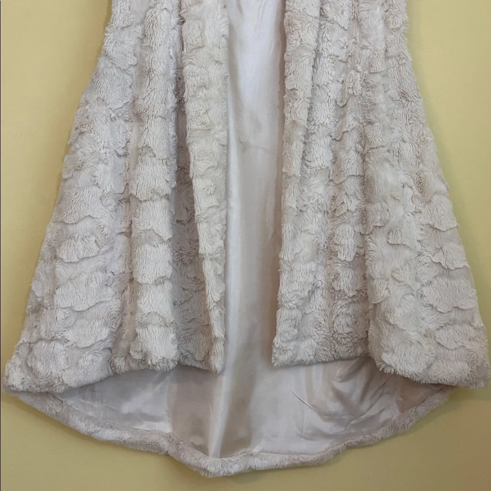 Entro | Cream Faux Teddy Textured Fur Open Front Pocket Rounded Hem Lined Vest M